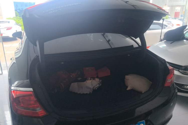 Used Buick LaCrosse 2018 20T Elite Edition Trunk