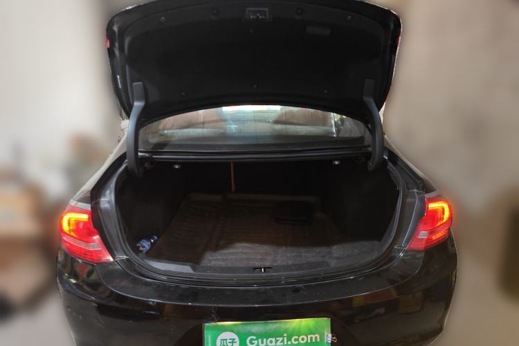 Used Buick LaCrosse 2018 28T Elite Edition Trunk