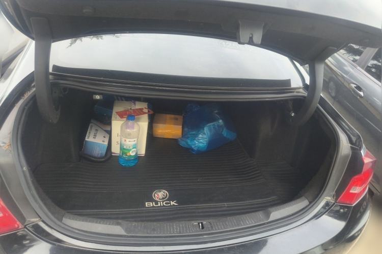 Used Buick LaCrosse 2018 28T Elite Edition Trunk
