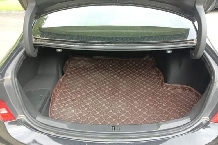 Used Buick LaCrosse 2018 20T Elite Edition Trunk