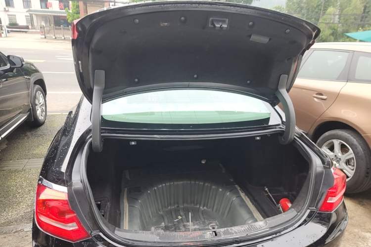 Used Buick LaCrosse 2018 20T Elite Edition Trunk