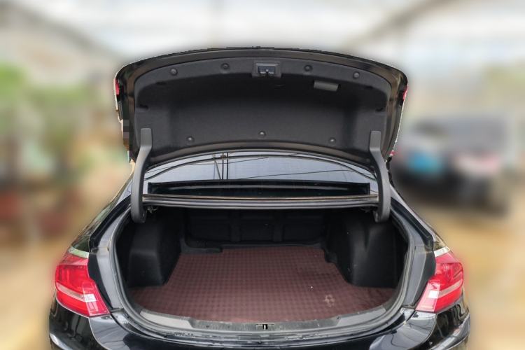 Used Buick LaCrosse 2018 28T Luxury Model Trunk