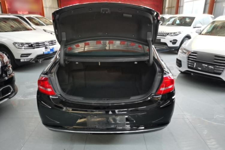 Used Buick LaCrosse 2018 30H Elite Edition Trunk