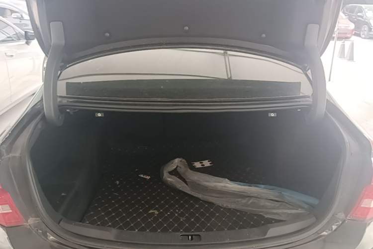 Used Buick LaCrosse 2018 20T Elite Edition Trunk