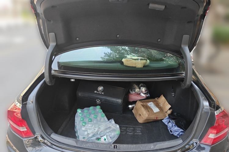 Used Buick LaCrosse 2018 28T Elite Edition Trunk