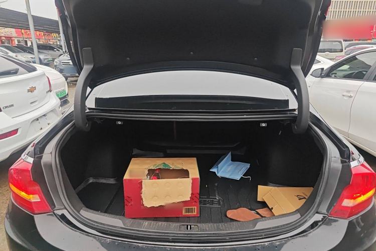 Used Buick LaCrosse 2018 28T Elite Edition Trunk