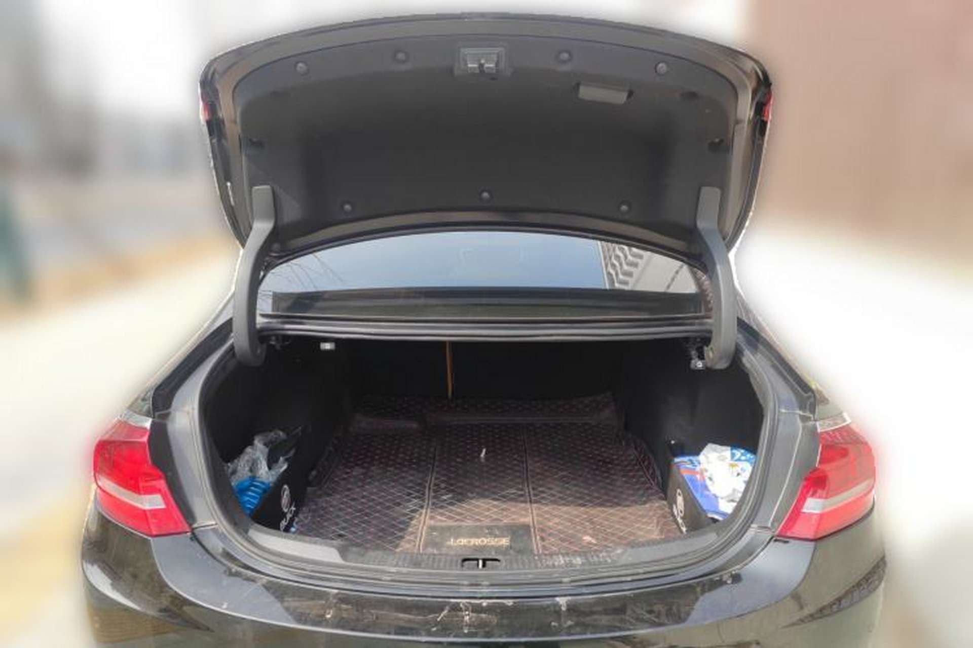 Used Buick LaCrosse 2018 28T Elite Edition Trunk