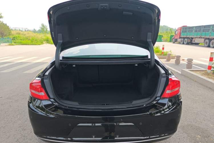 Used Buick LaCrosse 2018 20T Elite Edition Trunk