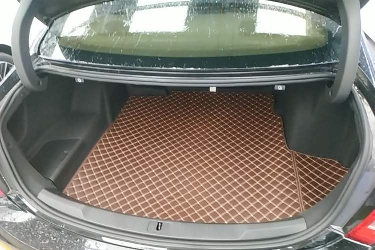 Used Buick LaCrosse 2018 20T Elite Edition Trunk
