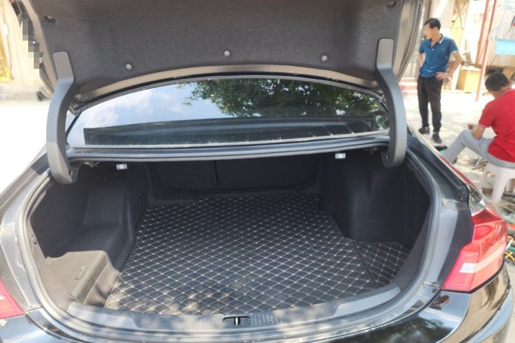 Used Buick LaCrosse 2018 20T Elite Edition Trunk