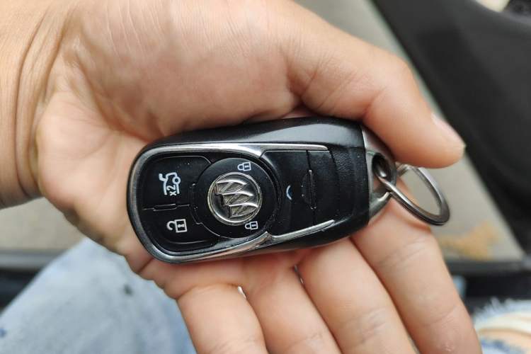 Used Buick LaCrosse 2018 28T Elite Edition Vehicle Key