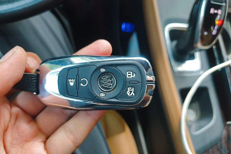 Used Buick LaCrosse 2018 28T Elite Edition Vehicle Key