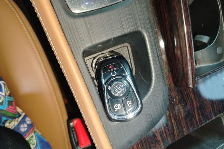 Used Buick LaCrosse 2018 28T Elite Edition Vehicle Key