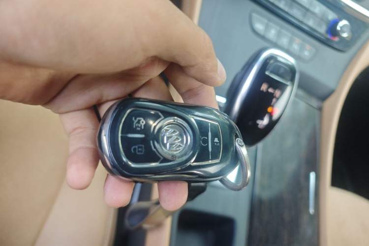 Used Buick LaCrosse 2018 28T Luxury Model Vehicle Key
