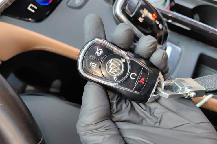 Used Buick LaCrosse 2018 28T Elite Edition Vehicle Key