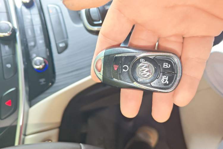 Used Buick LaCrosse 2018 30H Elite Edition Vehicle Key