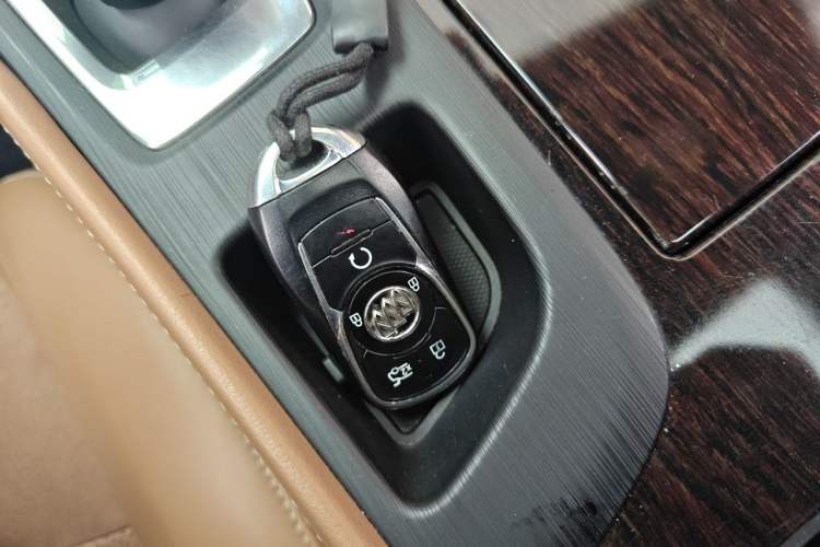 Used Buick LaCrosse 2018 28T Luxury Model Vehicle Key
