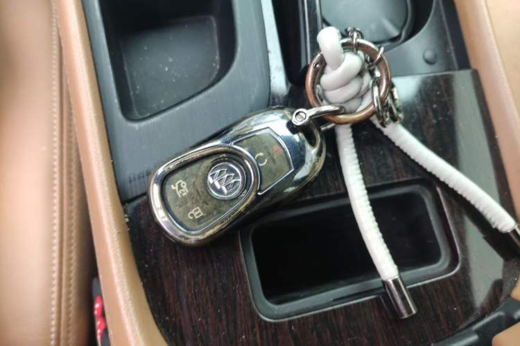 Used Buick LaCrosse 2018 20T Luxury Model Vehicle Key