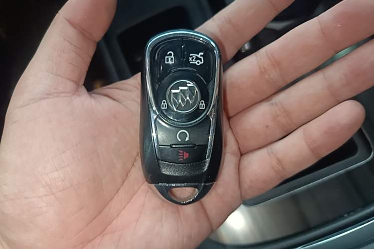 Used Buick LaCrosse 2018 20T Elite Edition Vehicle Key