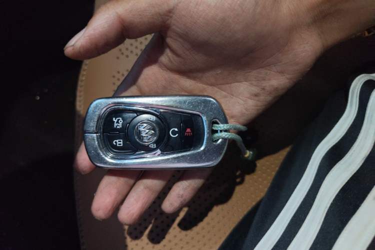 Used Buick LaCrosse 2018 20T Luxury Model Vehicle Key