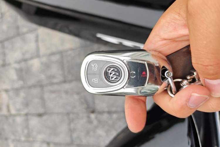 Used Buick LaCrosse 2018 30H Elite Edition Vehicle Key