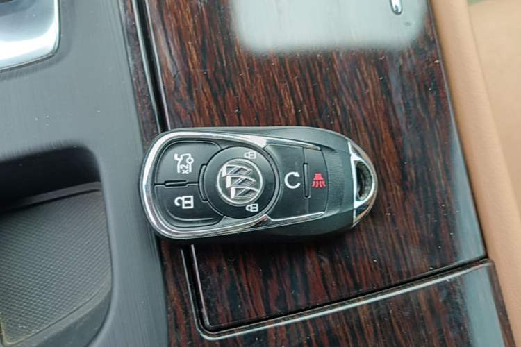 Used Buick LaCrosse 2018 20T Luxury Model Vehicle Key