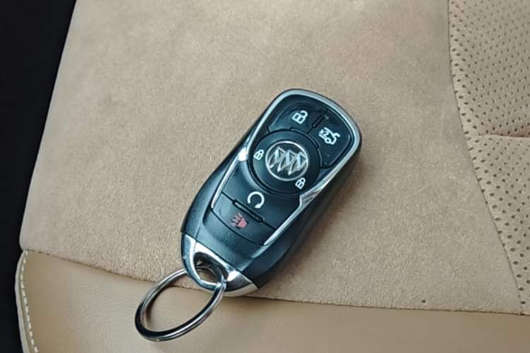 Used Buick LaCrosse 2018 28T Elite Edition Vehicle Key