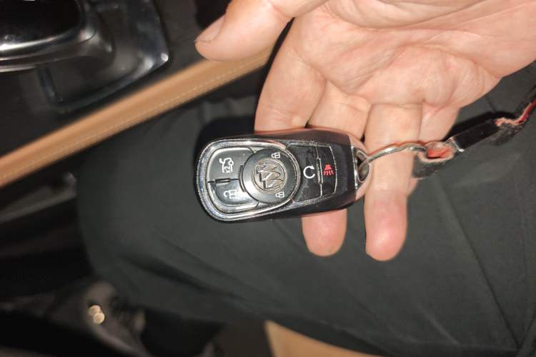 Used Buick LaCrosse 2018 28T Luxury Model Vehicle Key