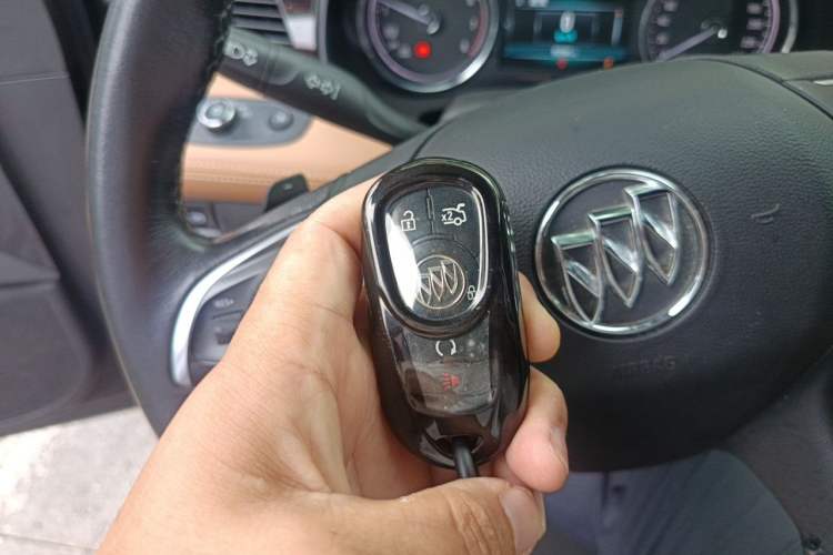Used Buick LaCrosse 2018 28T Elite Edition Vehicle Key