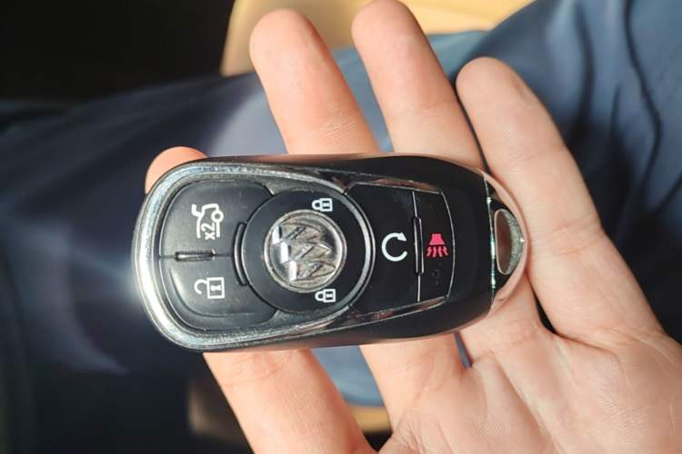 Used Buick LaCrosse 2018 28T Elite Edition Vehicle Key