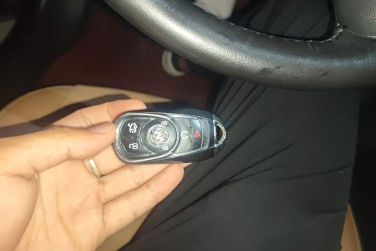 Used Buick LaCrosse 2018 28T Luxury Model Vehicle Key