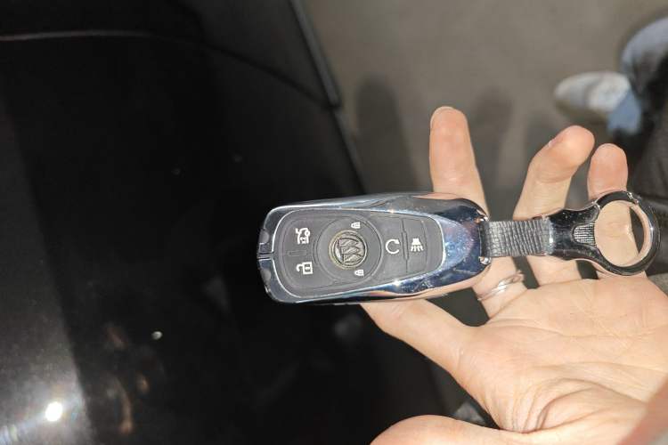 Used Buick LaCrosse 2018 28T Elite Edition Vehicle Key
