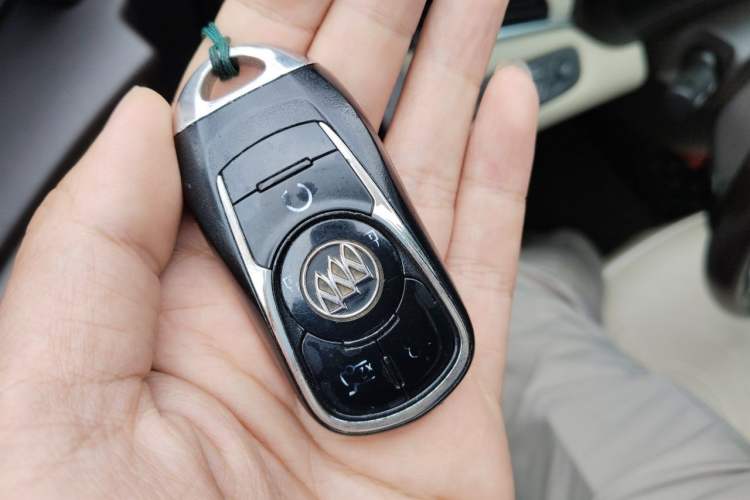 Used Buick LaCrosse 2018 30H Elite Edition Vehicle Key
