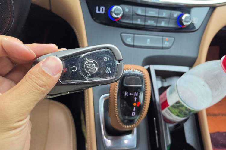 Used Buick LaCrosse 2018 28T Elite Edition Vehicle Key