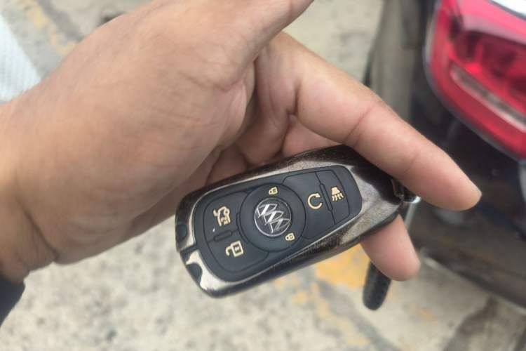 Used Buick LaCrosse 2018 28T Elite Edition Vehicle Key