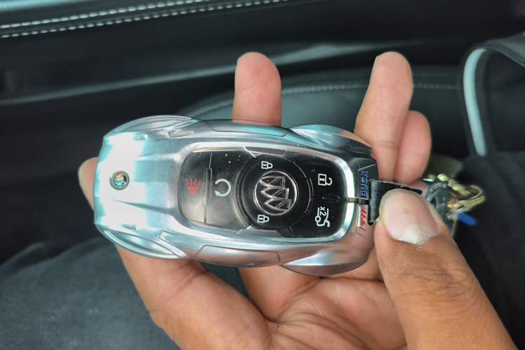 Used Buick LaCrosse 2018 20T Luxury Model Vehicle Key