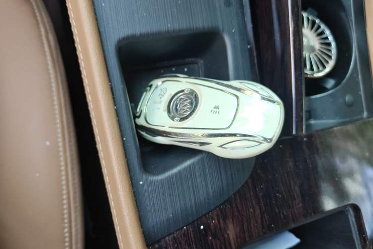 Used Buick LaCrosse 2018 28T Elite Edition Vehicle Key