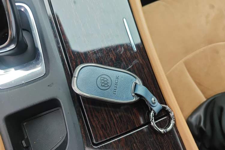 Used Buick LaCrosse 2018 28T Elite Edition Vehicle Key