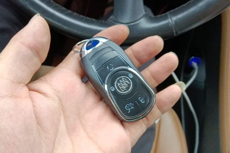 Used Buick LaCrosse 2018 28T Elite Edition Vehicle Key