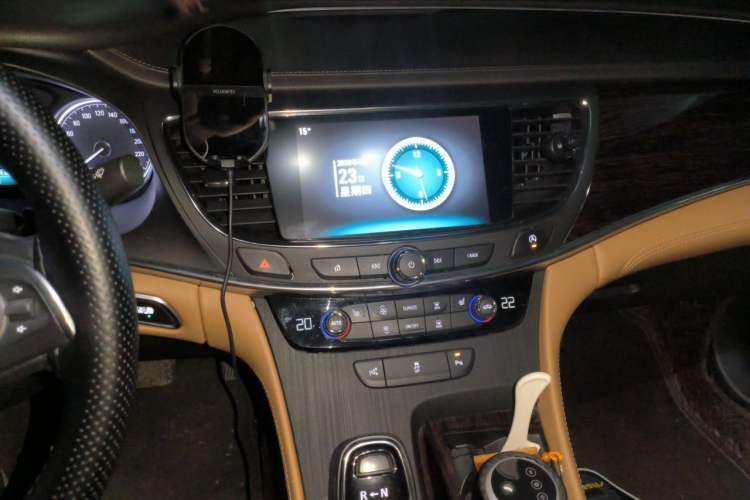 Used Buick LaCrosse 2018 28T Elite Edition Audio And AC Panel