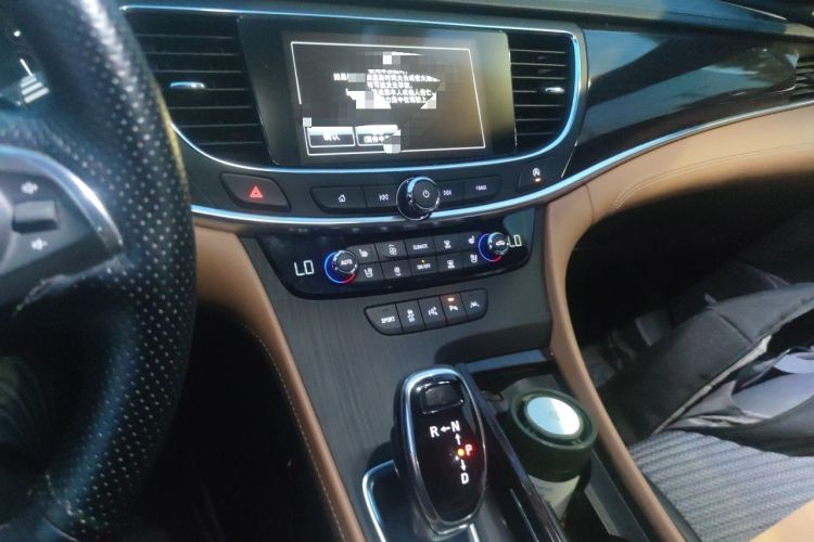 Used Buick LaCrosse 2018 28T Luxury Model Audio And AC Panel