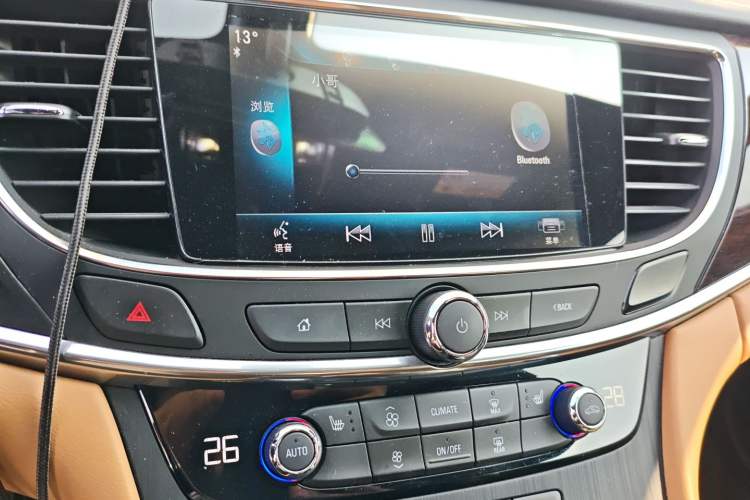 Used Buick LaCrosse 2018 28T Elite Edition Audio And AC Panel