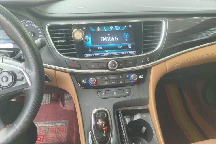Used Buick LaCrosse 2018 28T Elite Edition Audio And AC Panel