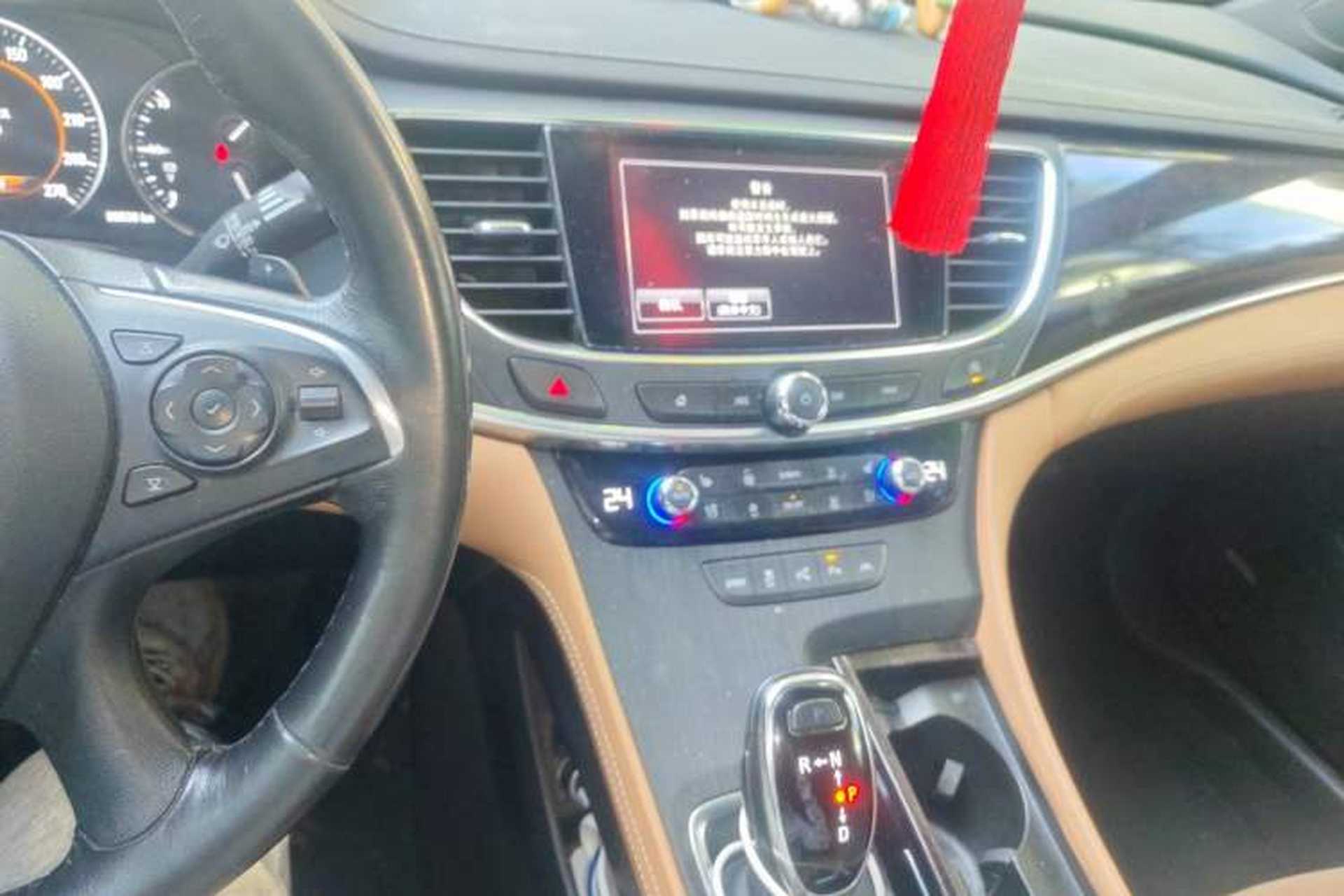 Used Buick LaCrosse 2018 28T Luxury Model Audio And AC Panel