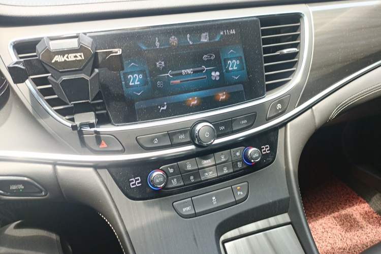 Used Buick LaCrosse 2018 20T Elite Edition Audio And AC Panel