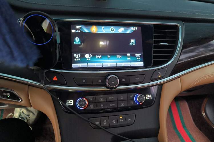 Used Buick LaCrosse 2018 20T Luxury Model Audio And AC Panel