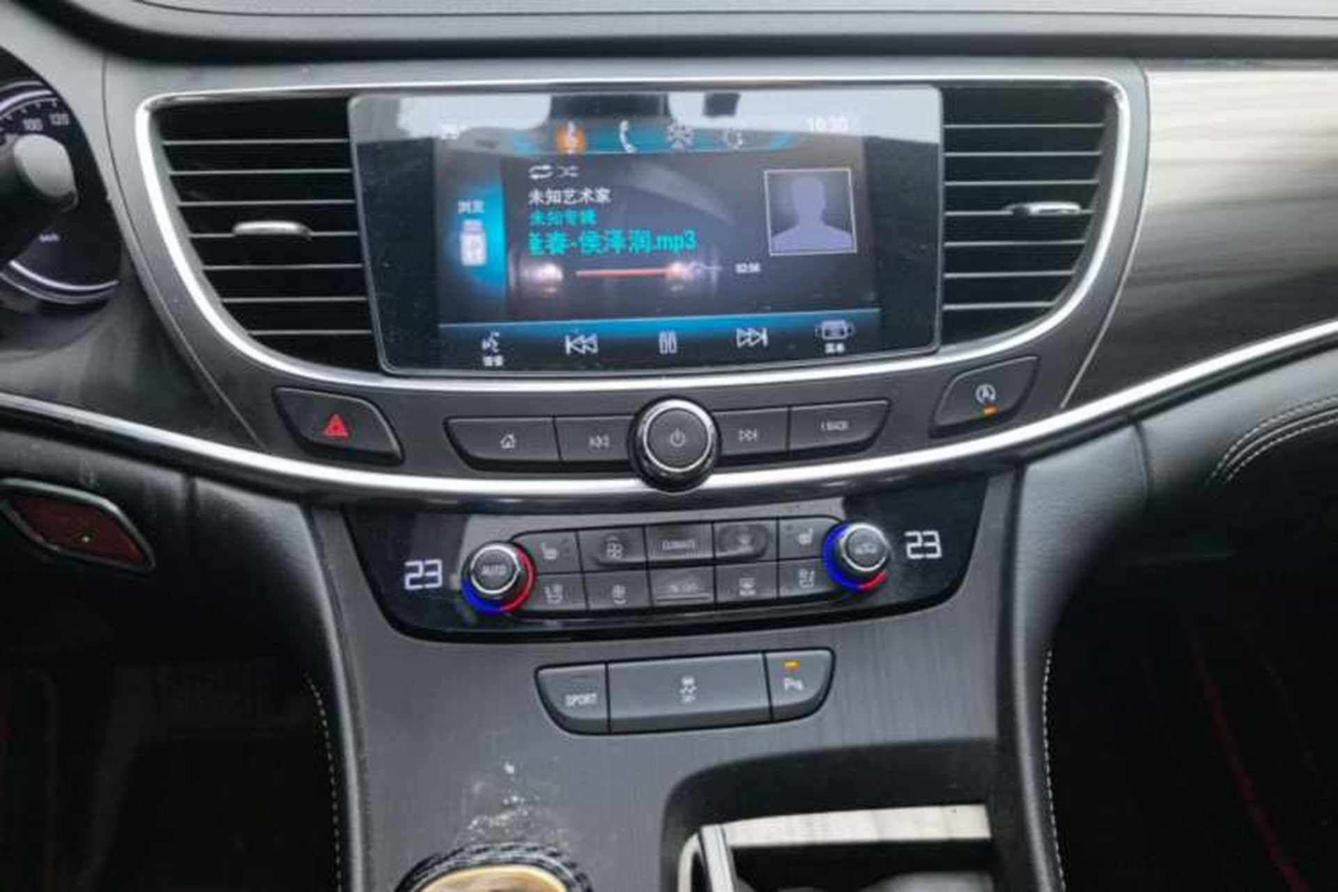 Used Buick LaCrosse 2018 20T Elite Edition Audio And AC Panel