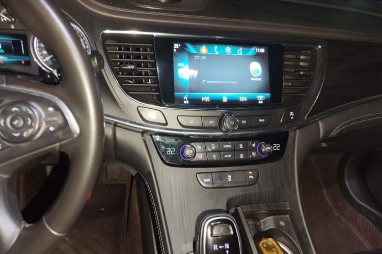 Used Buick LaCrosse 2018 20T Elite Edition Audio And AC Panel
