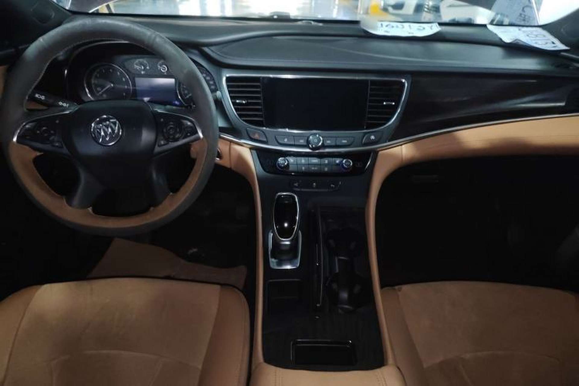 Used Buick LaCrosse 2018 28T Elite Edition Center Console