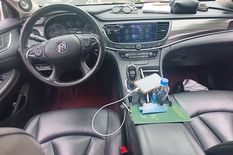 Used Buick LaCrosse 2018 20T Elite Edition Center Console